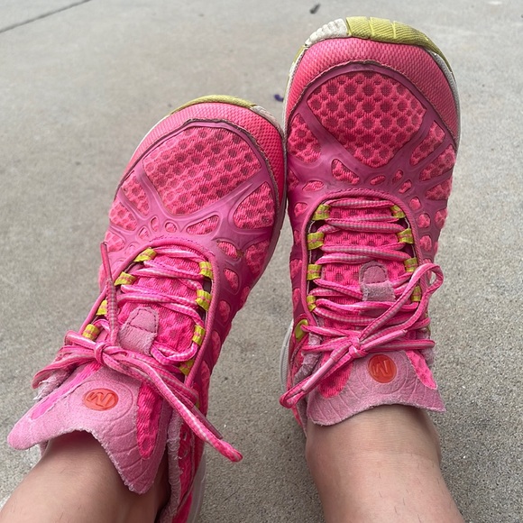 MERREL Pink Vibram running shoes. 7.5 - Picture 1 of 10
